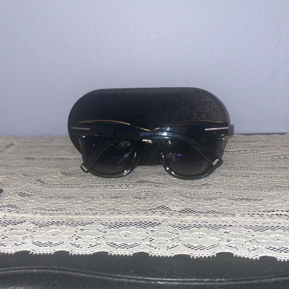NWOT black and gold Tom Ford Julie sunglasses - Picture 5 of 8